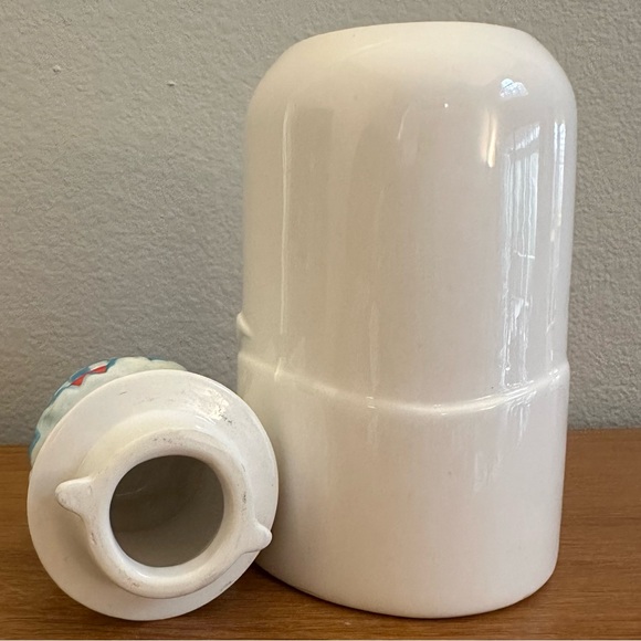 Disney - Winnie the Pooh & Friends Ceramic Milk Bottle - Picture 7 of 9